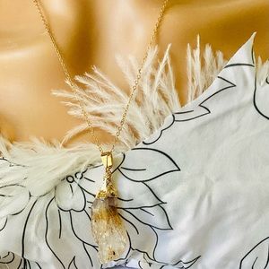 ✨❤️✨Beautiful Gold color necklace included  color gemstone pendant woman